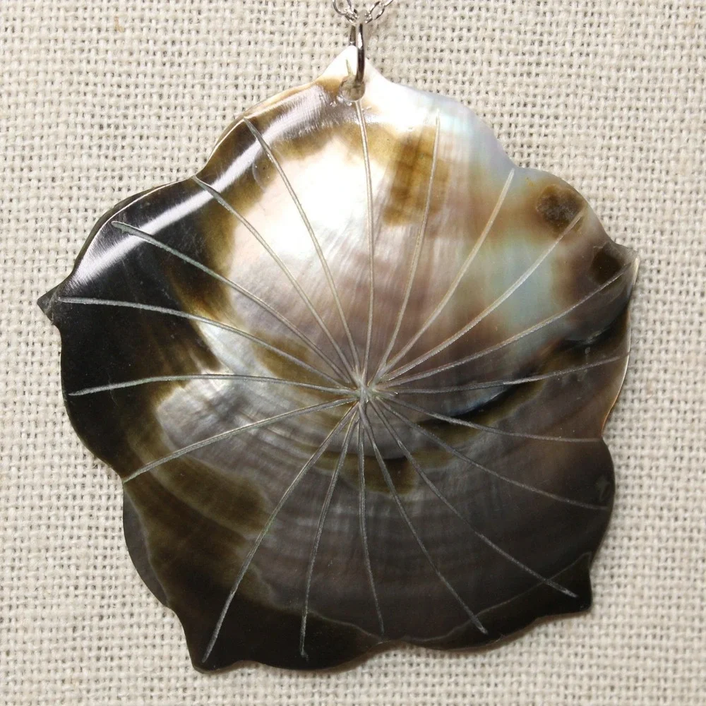 Necklace Carved Black Mother of Pearl Shell Flower Pendant 18.5in Silver Tone